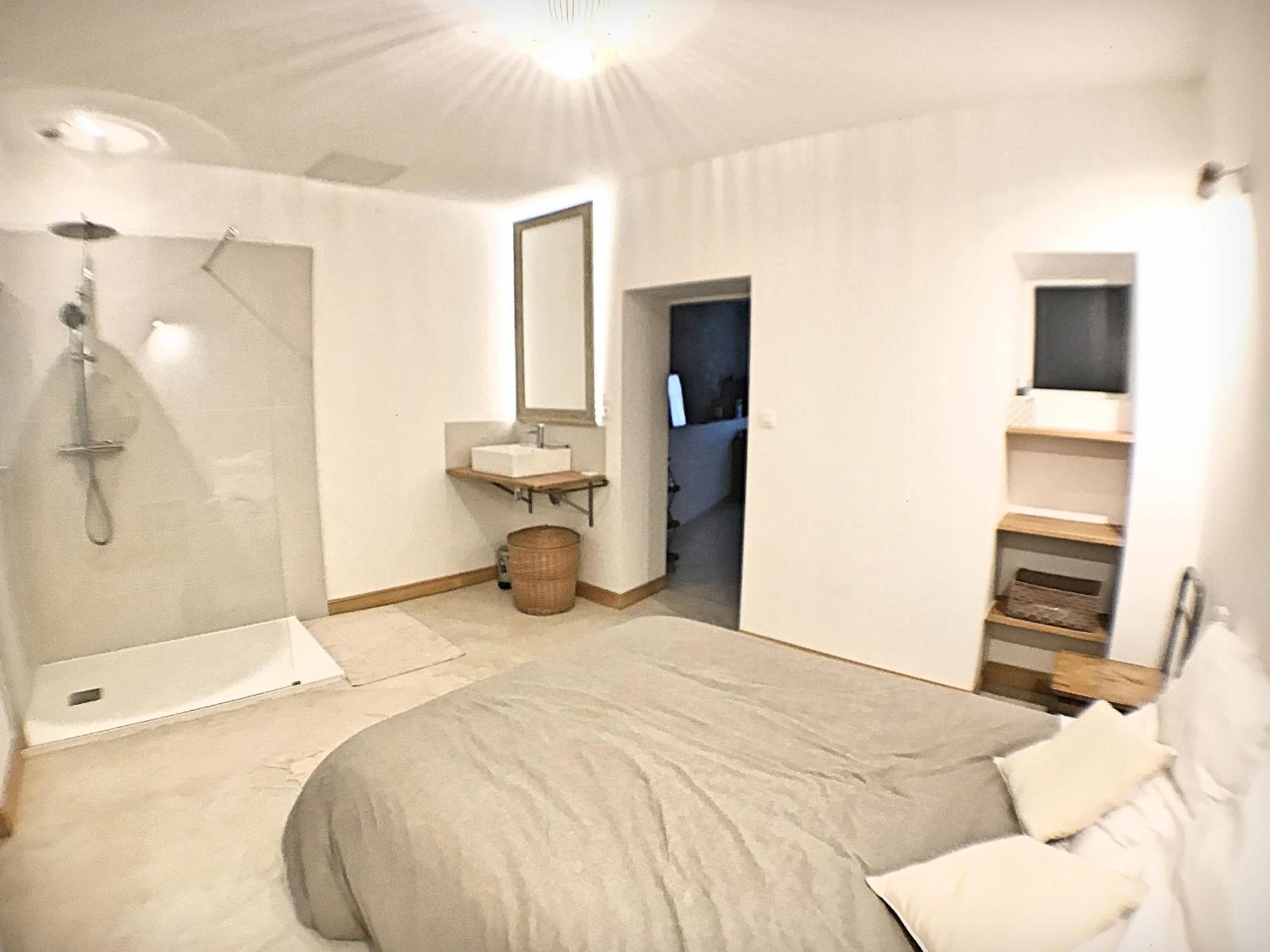 Appartement De Charme En Coeur De Ville อาฌ็อง ภายนอก รูปภาพ